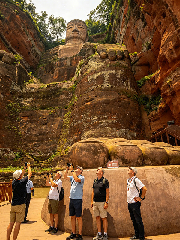 8-Day Sichuan Discovery Tour---Chengdu - Leshan - Emeishan - Huanglong - Jiuzhai Valley Tour